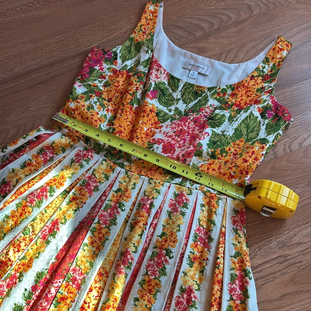 Isaac Mizrahi sleeveless orange and yellow pleated midi sundress. Size 12. - Picture 15 of 17